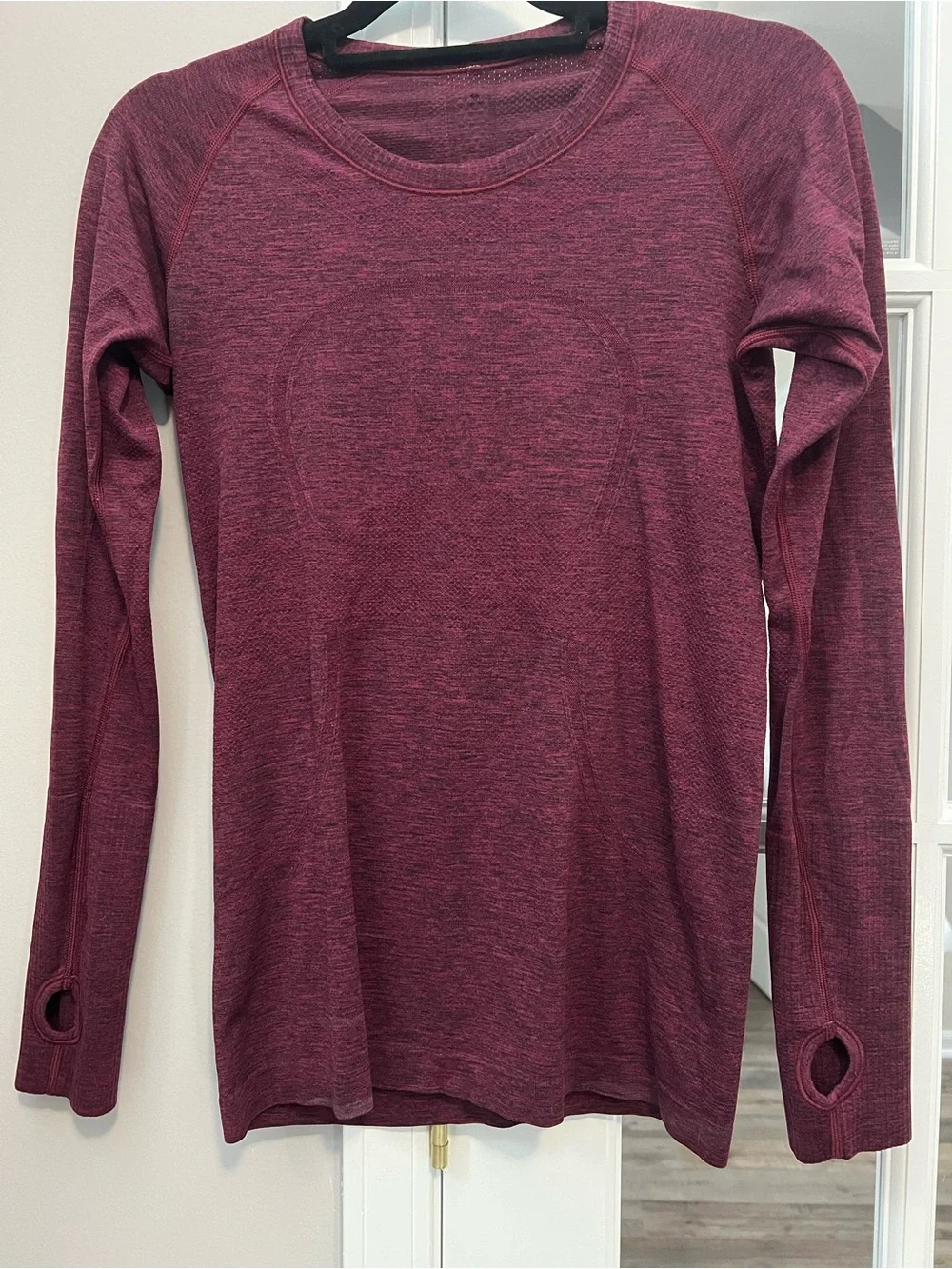 lululemon athletica swiftly tech Long-Sleeve Crew Top size S EUC